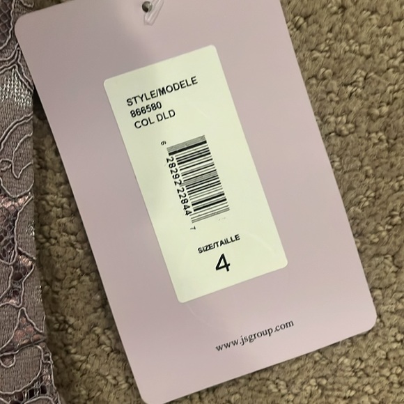 JS Collections Lavender Lace Dress. Size 4. - Picture 6 of 9